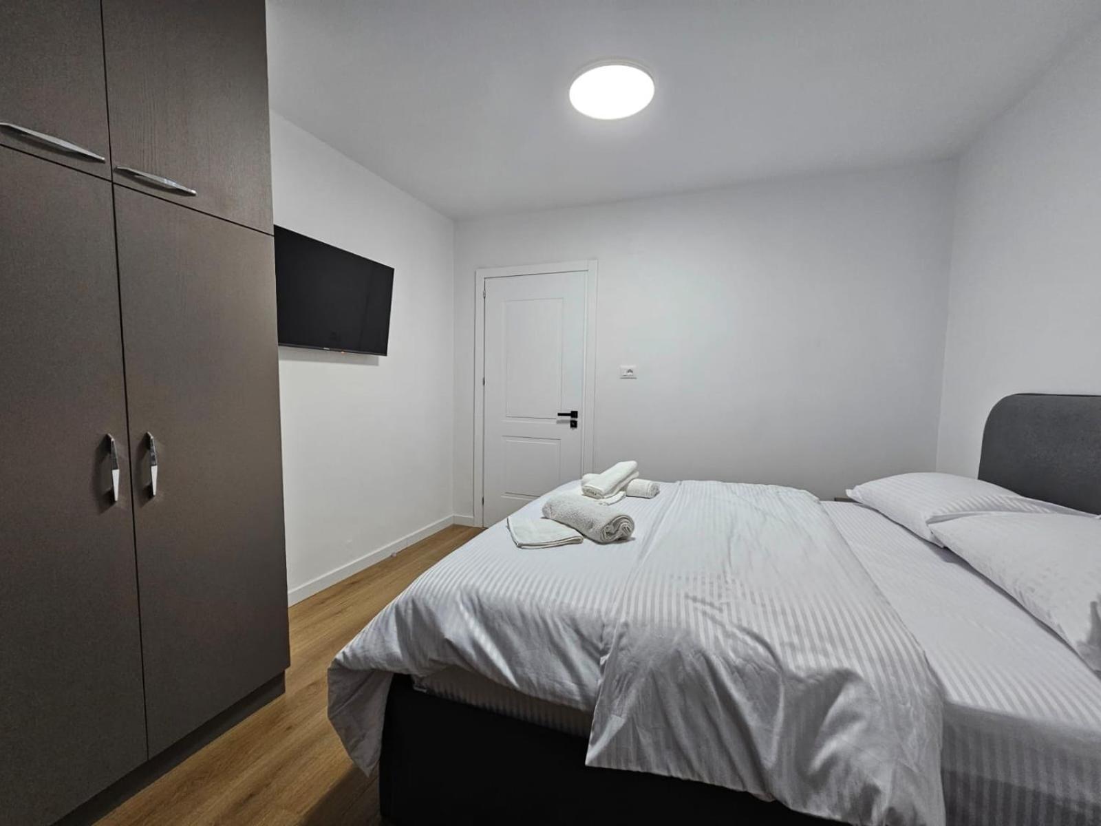 Elois Luxury Apartment Tirana Exterior photo